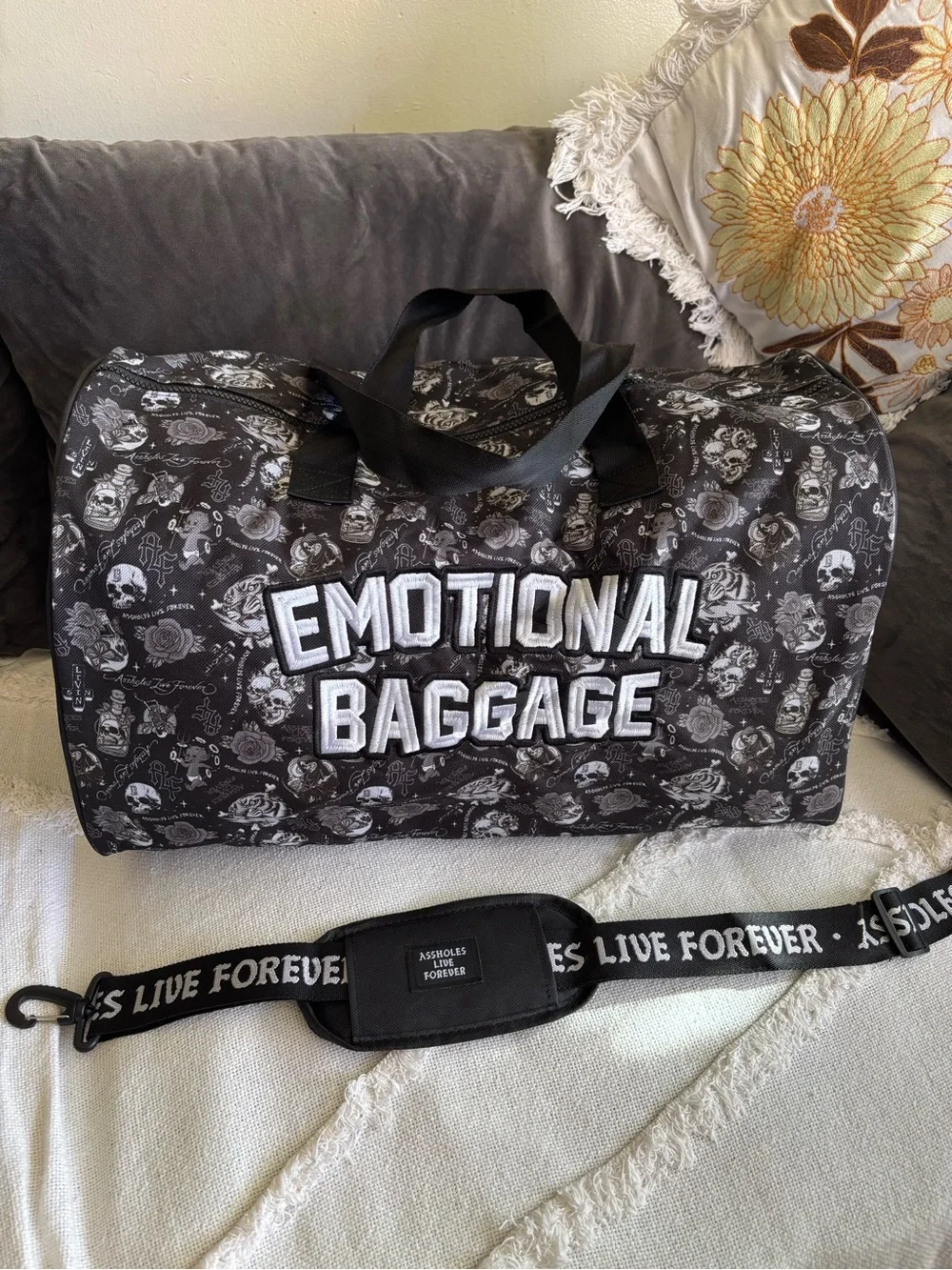 ALF******** Live Forever Emotional Baggage Skull Bottle Rose Strap Duffle Bag